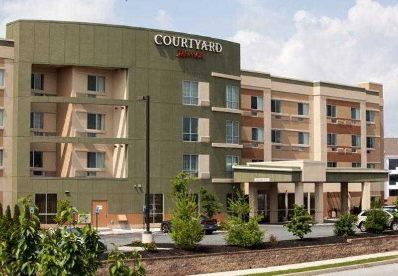 Отель Courtyard By Marriott Йорк Экстерьер фото