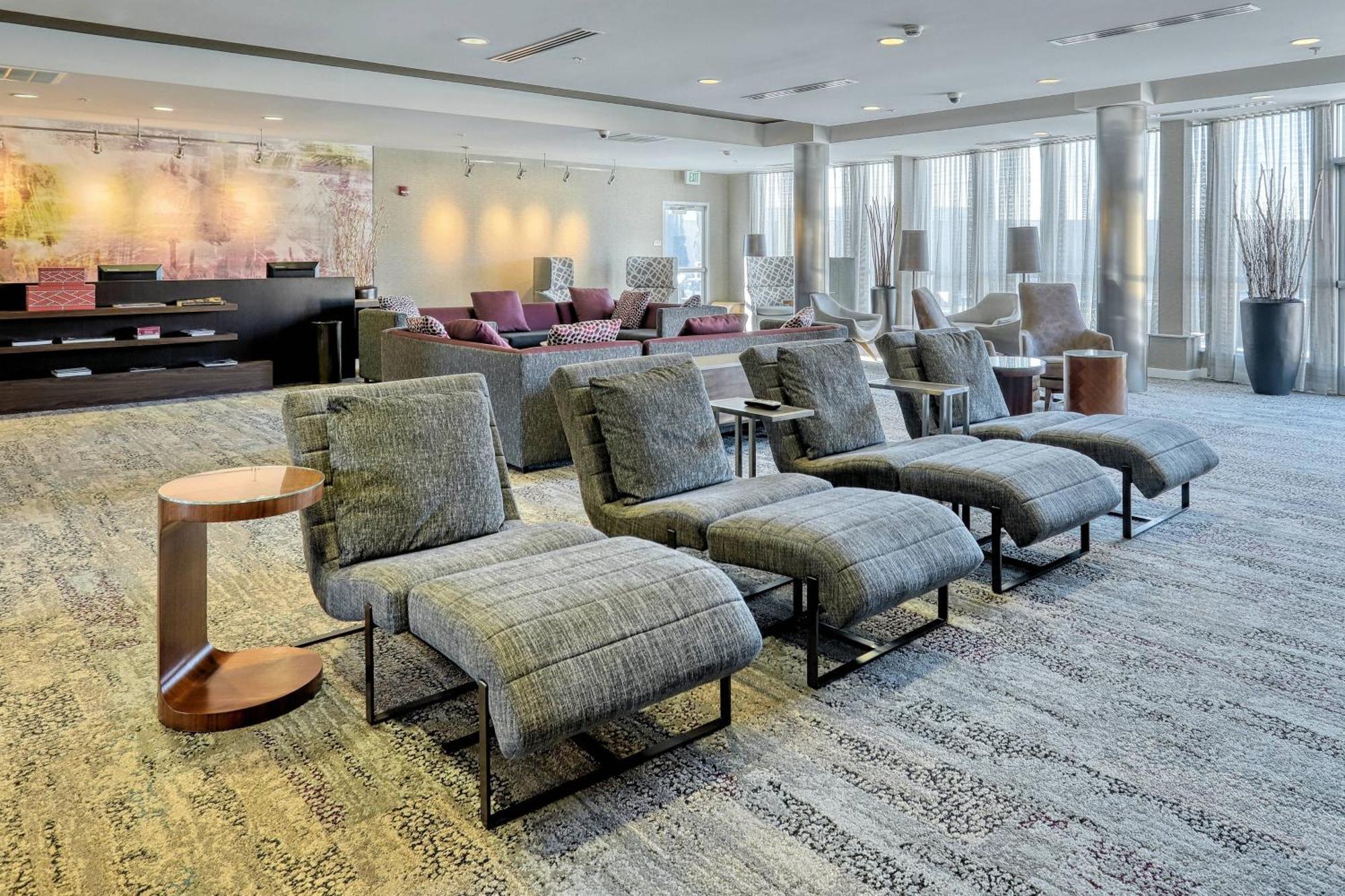 Отель Courtyard By Marriott Йорк Экстерьер фото